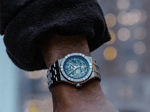 Скелетонизированные часы в урбанистическом стиле Maurice Lacroix Aikon Automatic Skeleton 39 mm, которые можно купить в нашей компании