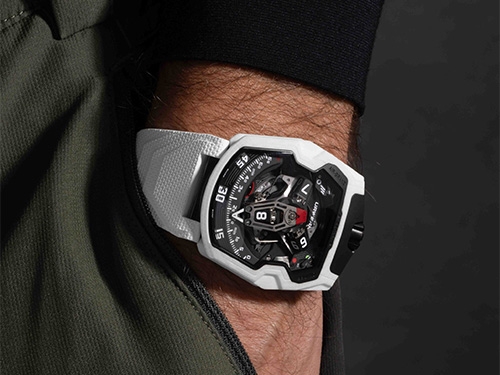Вышли вторые часы в серии Urwerk UR-230 из специального белого керамического композитного материала