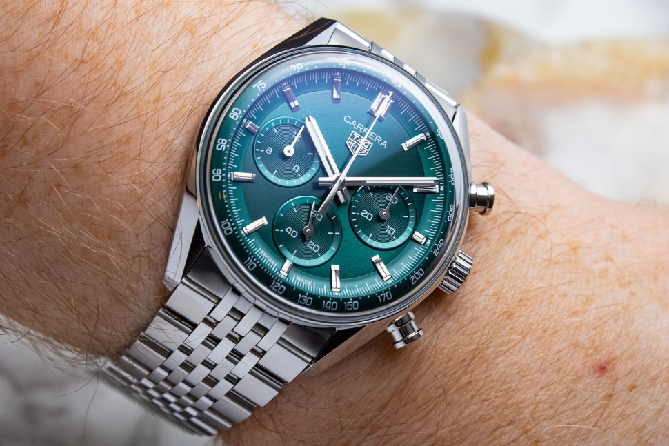 TAG Heuer пополнил коллекцию Glassbox новым бирюзовым хронографом Carrera 41 mm в духе автоспорта