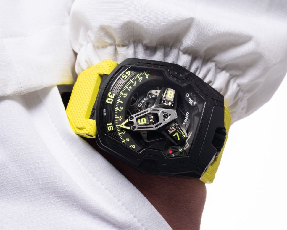 Urwerk UR-230 Black Star завершает трилогию часов UR-230