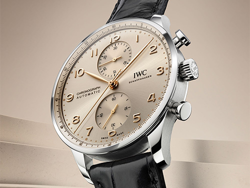 Три новых хронографа IWC Portugieser Chronograph с циферблатами оттенков Horizon Blue, Dune, Obsidian, символизирующих разное время суток