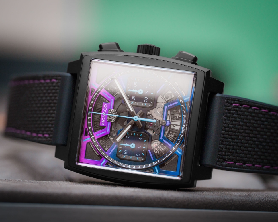 Яркий градиентный хронограф TAG Heuer Monaco 2025 года выполнен в стиле ночных гоночных трасс Формулы-1 в Лас-Вегасе