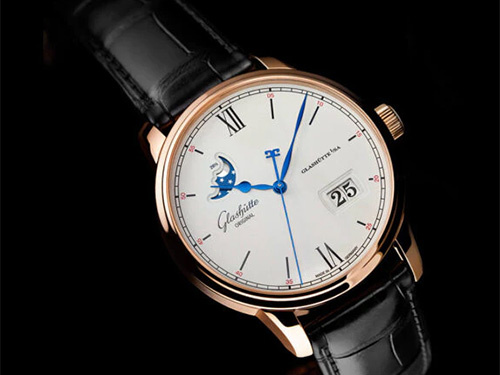 Glashutte Original предлагает классические часы из розового золота Senator Excellence Panorama Date Moon Phase с индикатором фаз Луны