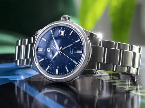 Элегантные стальные часы Grand Seiko Heritage Collection SBGM239 с функцией GMT