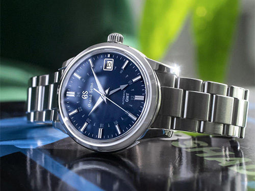 Как Grand Seiko в 2020 году выпустил первые часы GMT в серии SBGM
