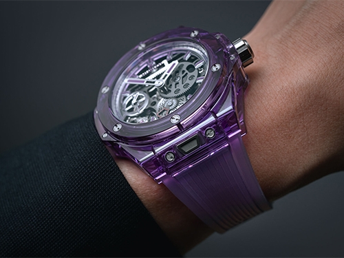 К 20-летию коллекции Hublot Big Bang выпущены пять моделей часов Master of Sapphire в цветных сапфировых корпусах