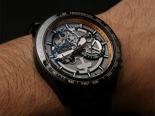 Обзор спортивного хронографа Graham Silverstone RS Skeleton Black & Gold, вдохновленного автогонками