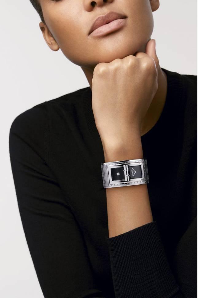 Часы Chanel Code Coco Oversize Watch H6354 — купить в