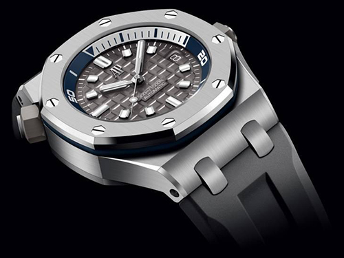 Часы для дайвинга Audemars Piguet Royal Oak Offshore Diver с цветным дизайном