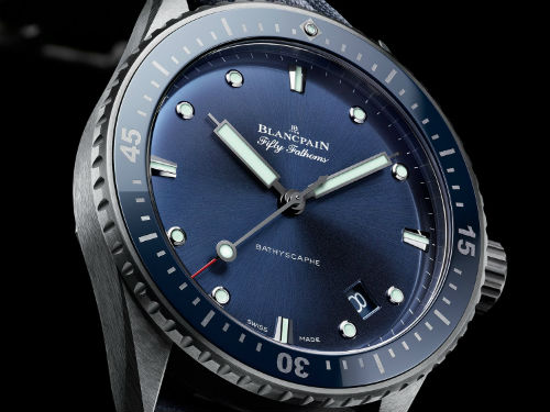 Обновленная версия культовой модели Blancpain Fifty Fathoms Bathyscaphe, созданная для глубоководных погружений