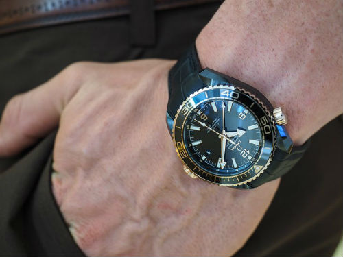 Planet Ocean Deep Black — керамические новинки от Omega, ставшие частью часового семейства Planet Ocean Master Chronometer